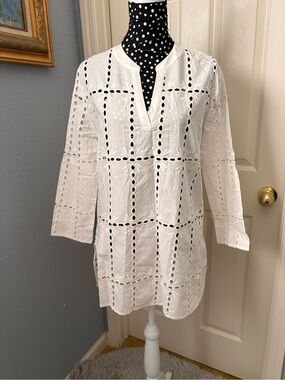 Adiva White Embroidered Eyelet Tunic